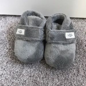 Ugg bixbee booties size 2/3 6-12 m slippers NWOT